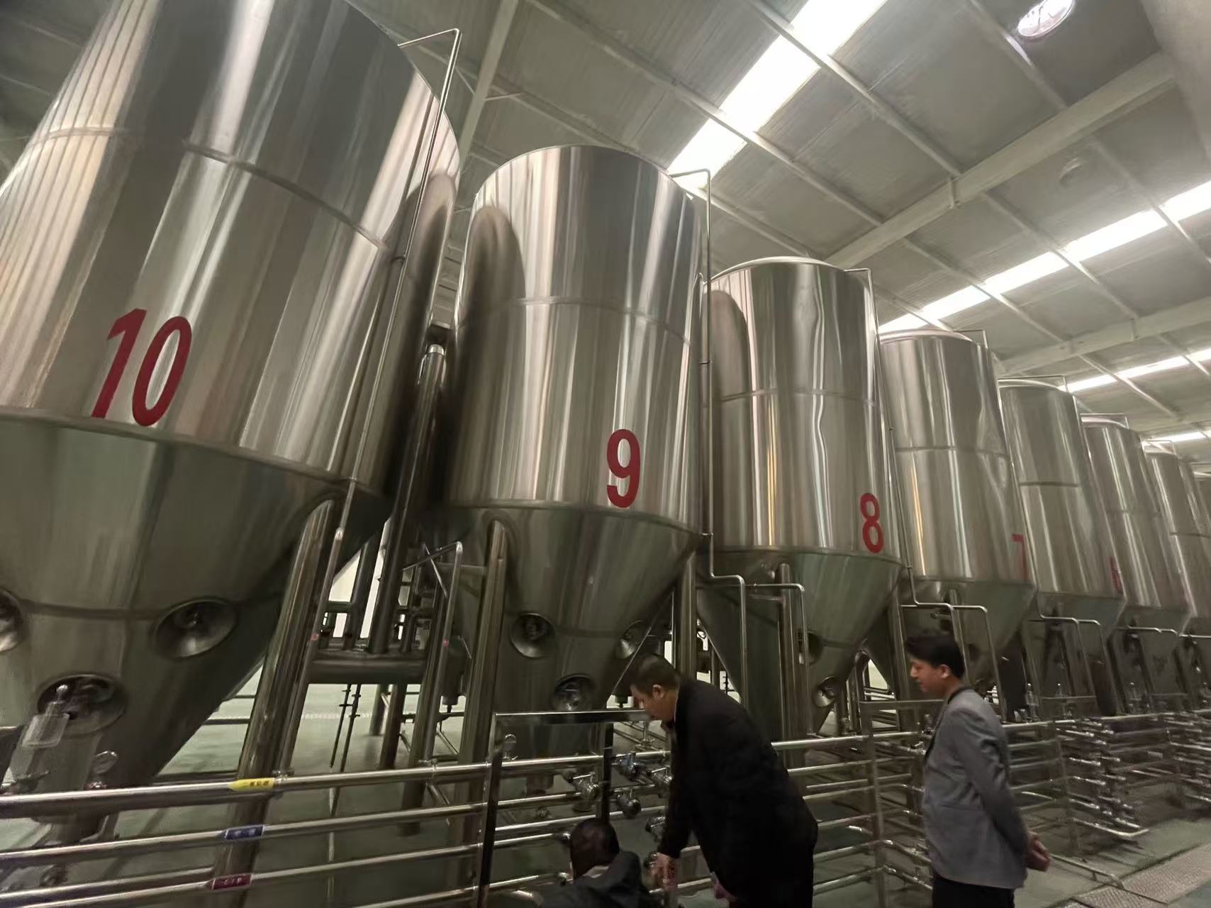 德安精酿啤酒设备厂—平面布置、设备设计、制造、调试、培训等一条龙服务